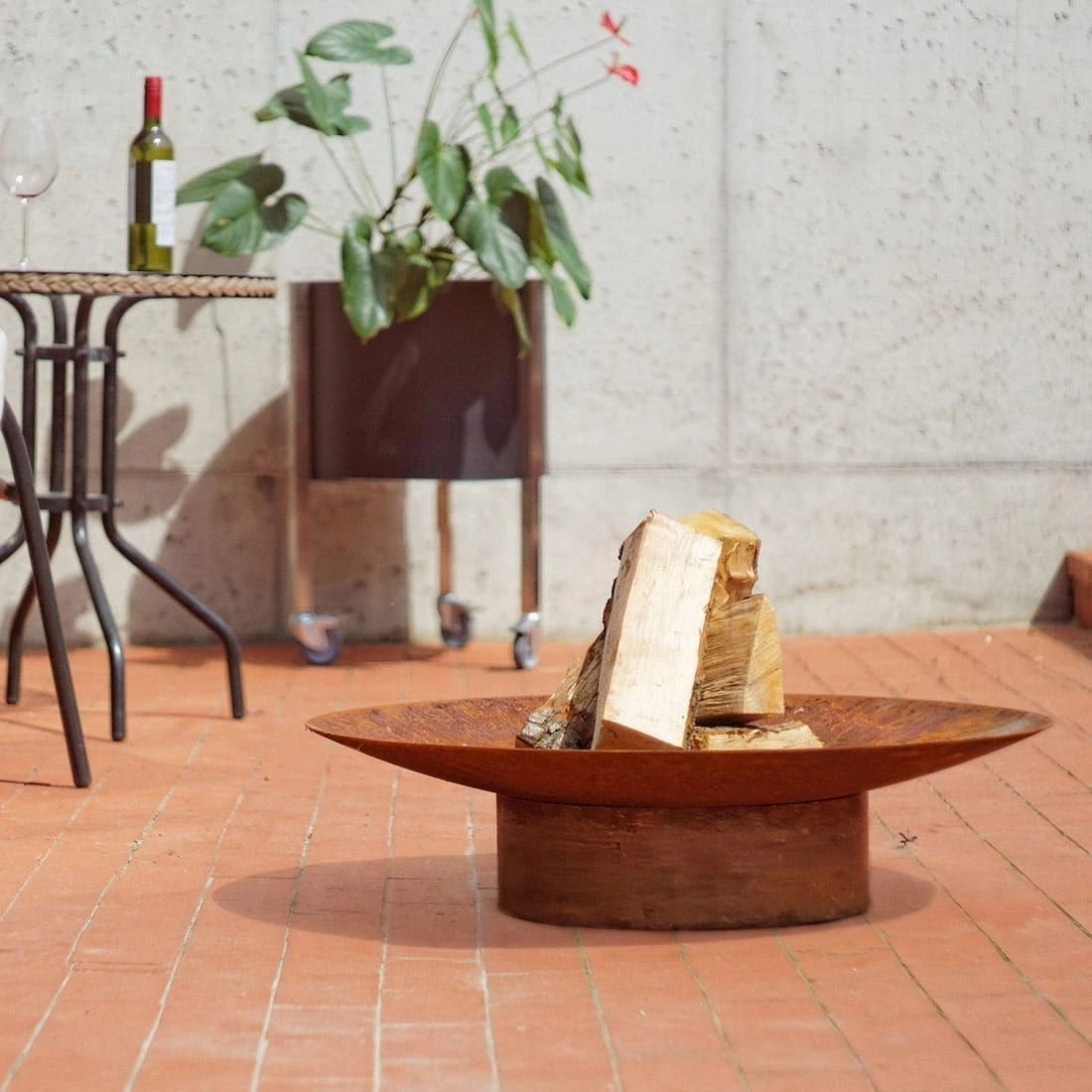 SvenskaV Grace Design-Feuerschale Ø58 X13,6cm Rohstahl 4 SvenskaV Grace Design-Feuerschale Ø58 X13,6cm Rohstahl – Bild 4