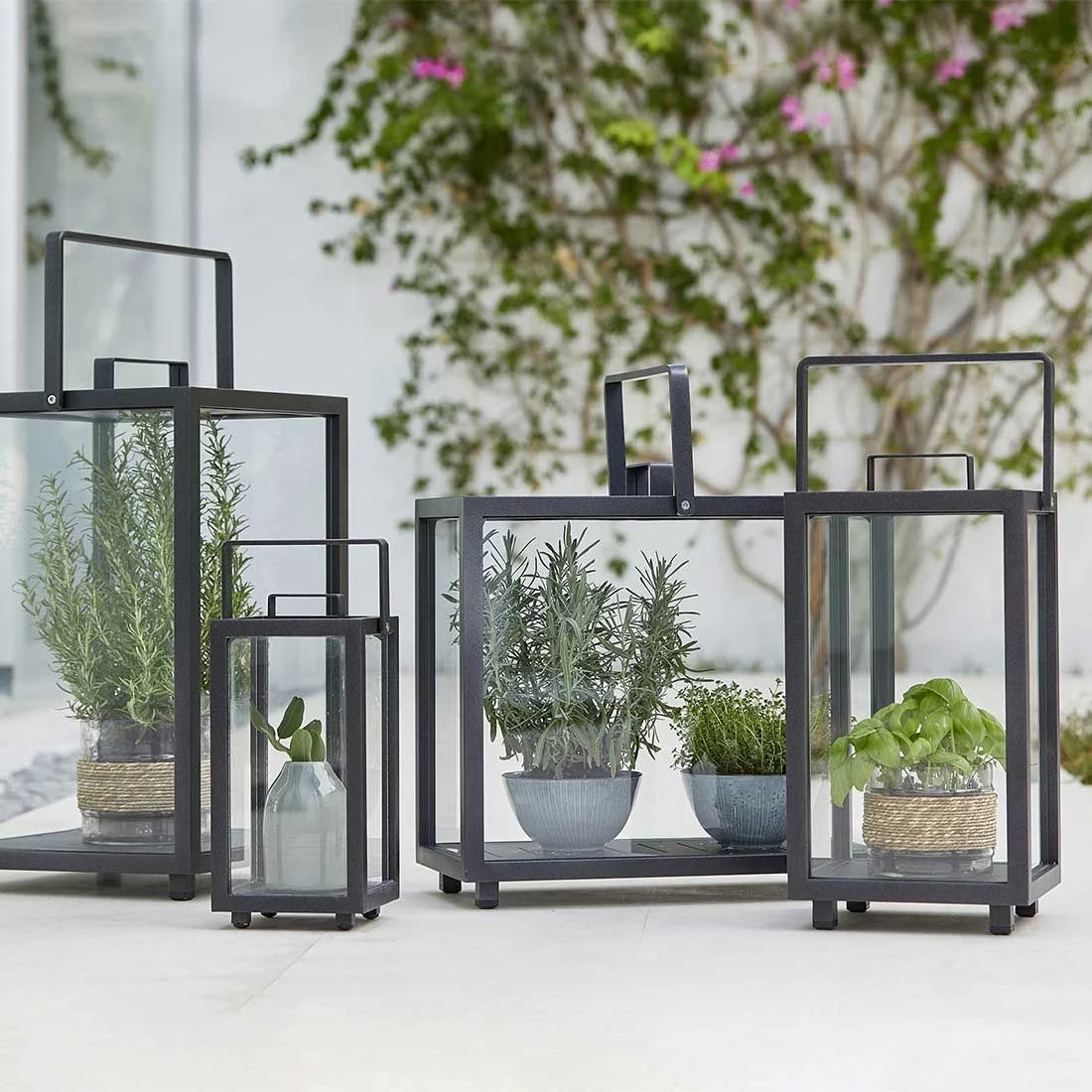 Cane-Line Lighthouse Laterne 16x17x37 Cm Aluminium Lava Grey 2 Cane-Line Lighthouse Laterne 16x17x37 Cm Aluminium Lava Grey – Bild 2