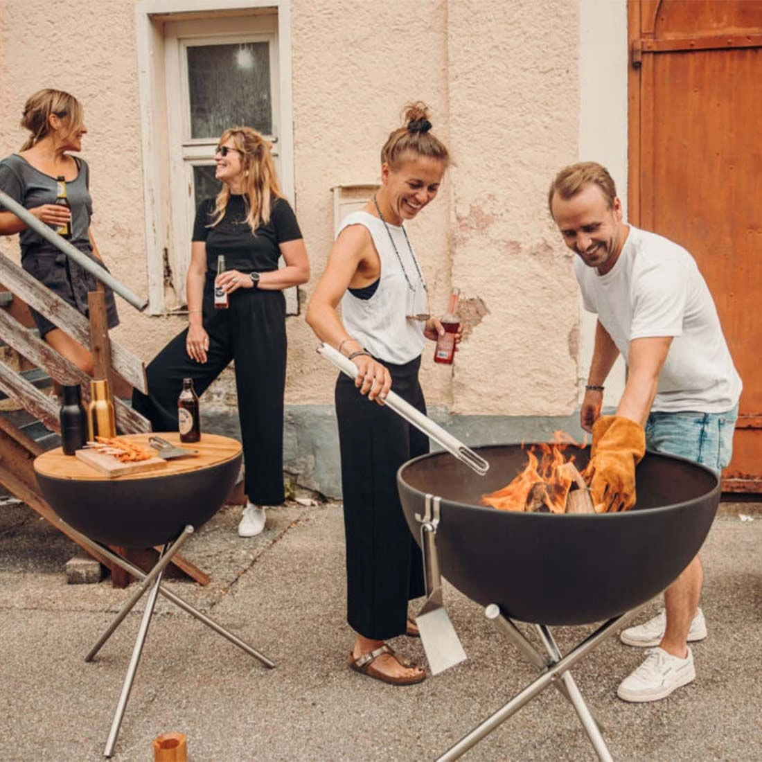 Höfats BOWL 70 Feuerschale Mit Dreibein Edelstahl/Stahl Silber/Schwarz 4 Höfats BOWL 70 Feuerschale Mit Dreibein Edelstahl/Stahl Silber/Schwarz – Bild 4