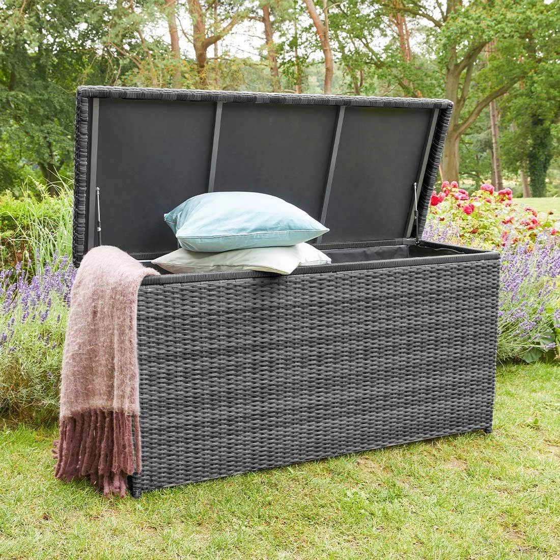 LC Garden Barcelona Gartenbox 152x68cm Aluminium/Geflecht Anthrazit/Grau Mix 2 LC Garden Barcelona Gartenbox 152x68cm Aluminium/Geflecht Anthrazit/Grau Mix – Bild 2